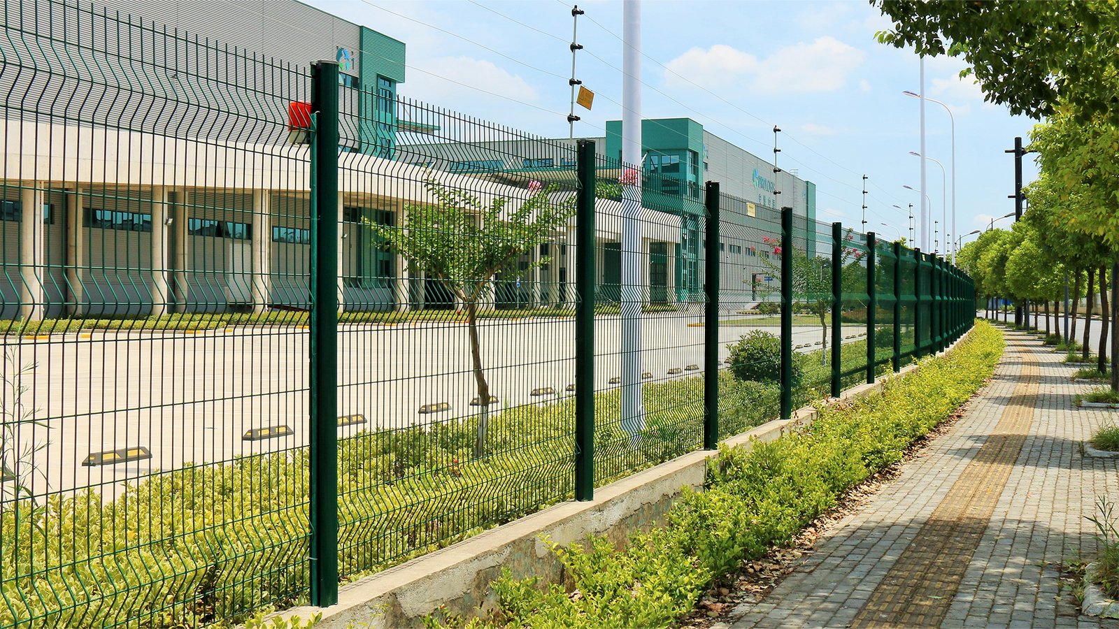 Exciting News: EdgyShop to Launch High-End Fencing Products